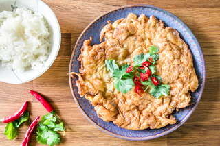 Thajská omeleta s mletým vepřovým